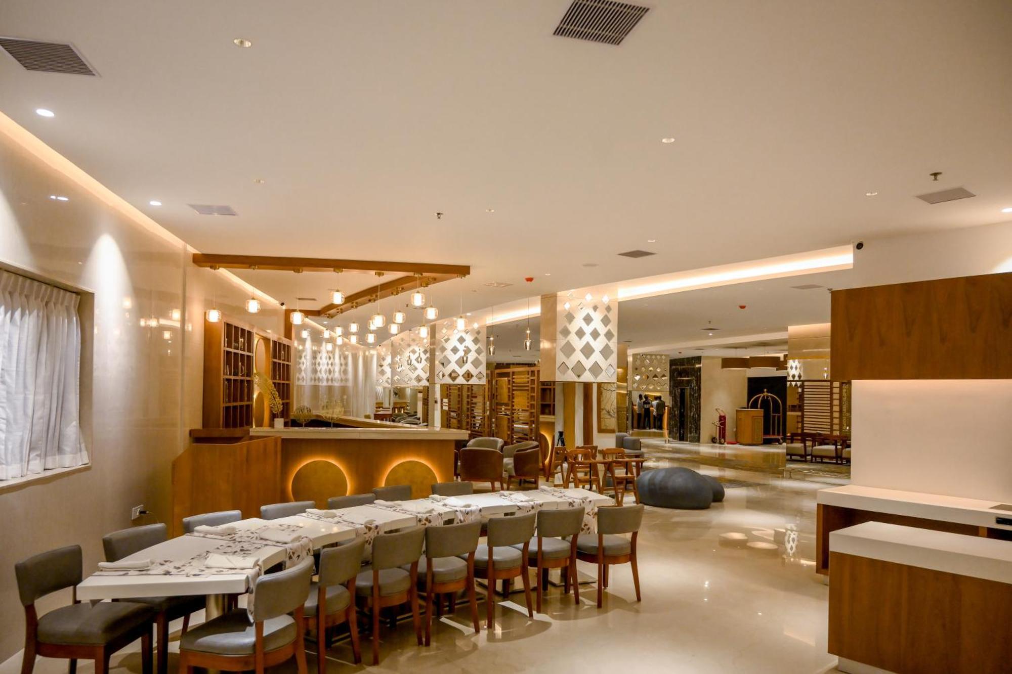 Tiara By Mps Hotel Kozhikode Exterior photo