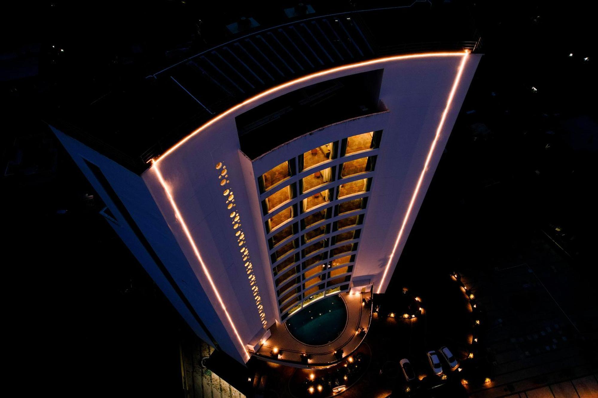 Tiara By Mps Hotel Kozhikode Exterior photo