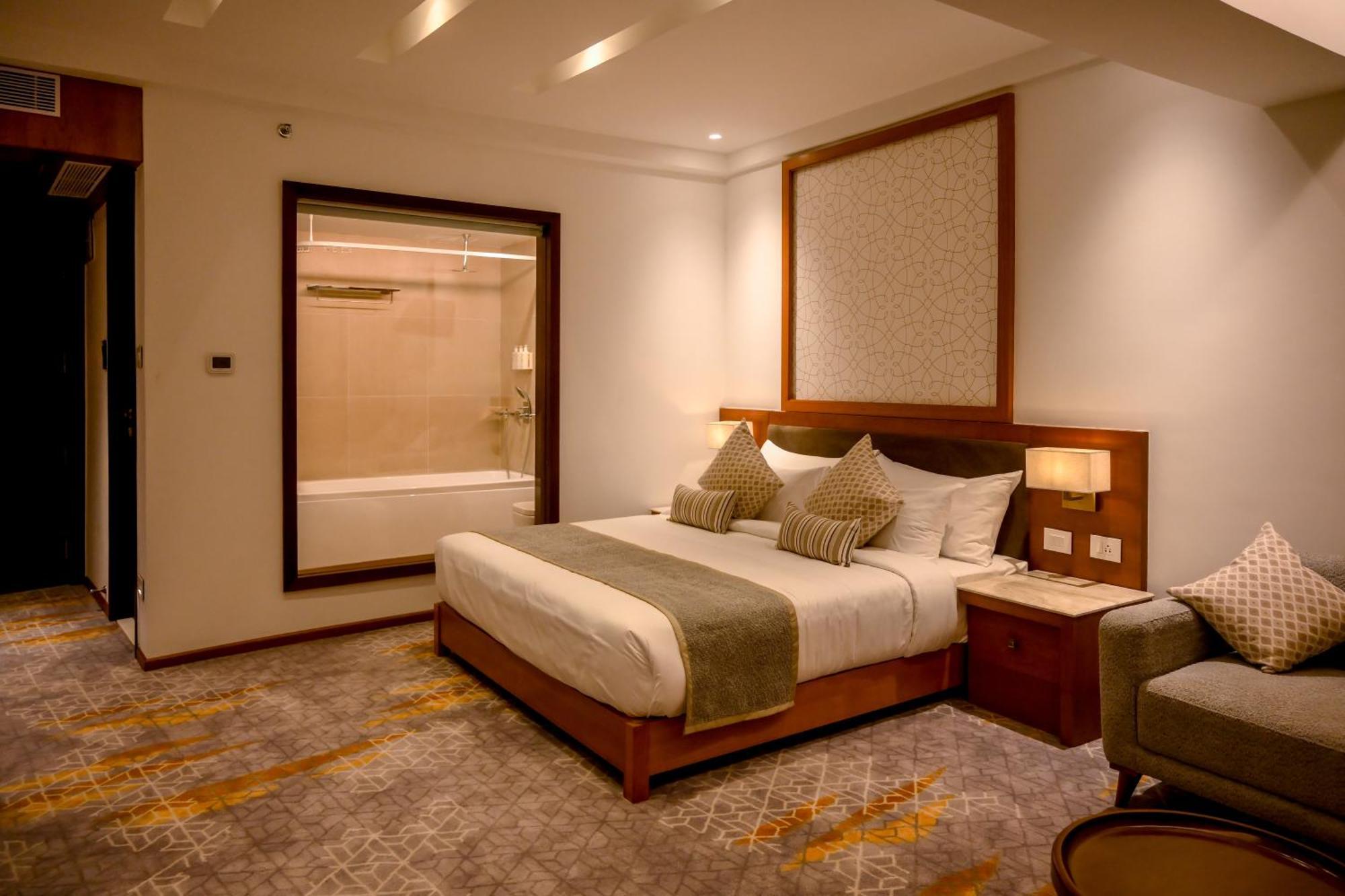 Tiara By Mps Hotel Kozhikode Exterior photo