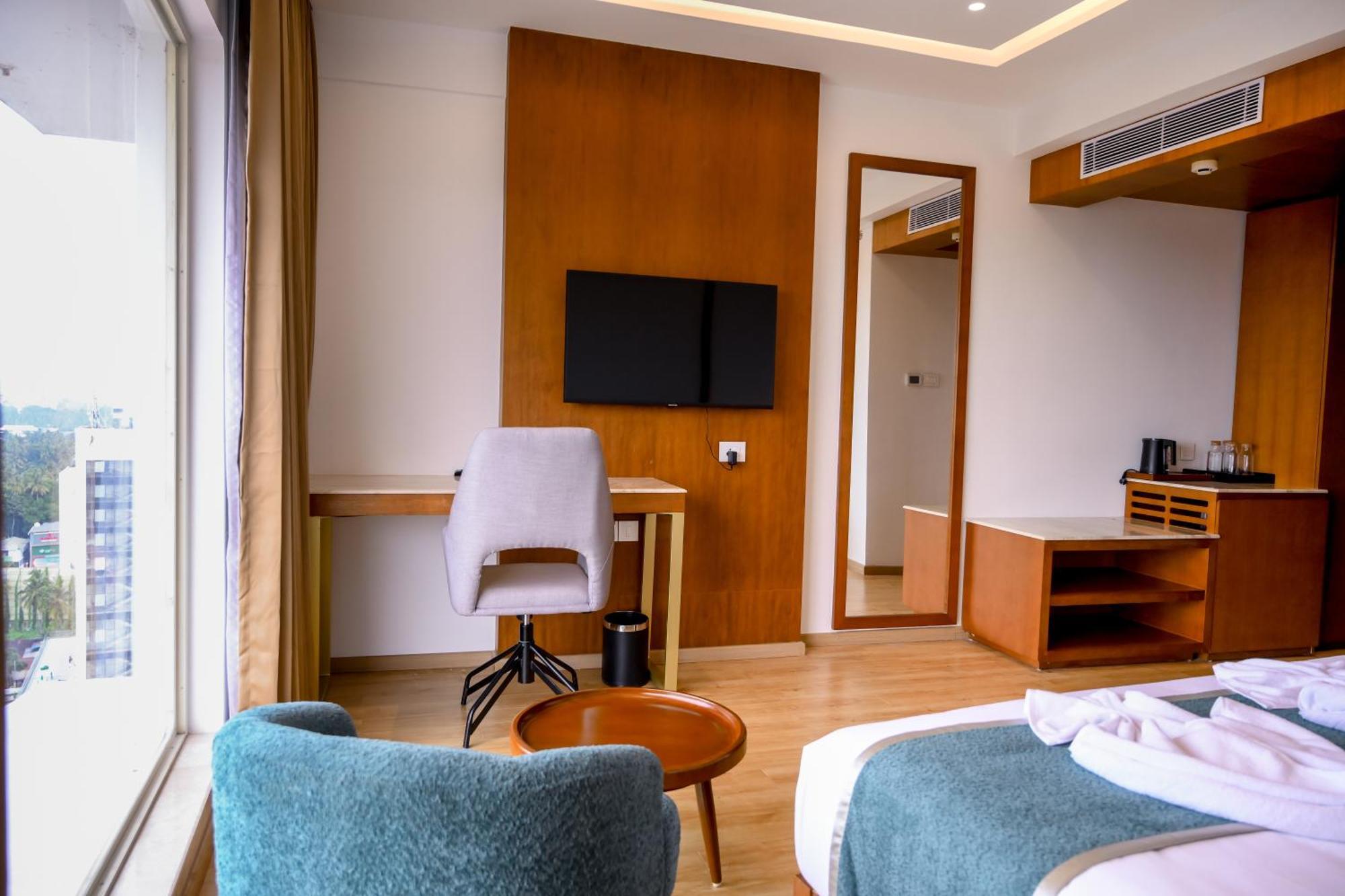 Tiara By Mps Hotel Kozhikode Exterior photo